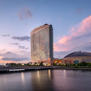 https://hilton-fukuoka-sea-hawk.fukuoka-hotels.net