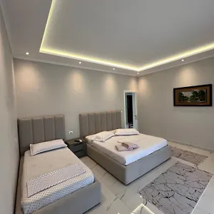  Pensión Bellavista Albania